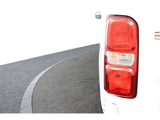 Peugeot Expert 226S 1.6 BlueHDI 95 Premium | Automaat | Navigatie | Laadruimte Pakket | Parkeersensoren | Cruise... ActivLease financial lease