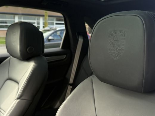 Porsche Cayenne 3.0 E-Hybrid Platinum Edition Sport uitlaat | Pano | Lucht | Trekhaak ActivLease financial lease
