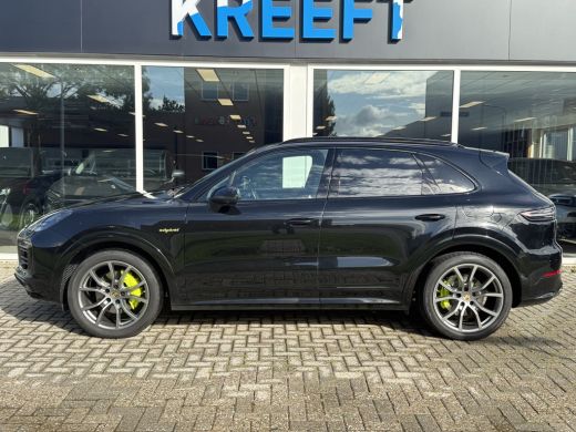 Porsche Cayenne 3.0 E-Hybrid Platinum Edition Sport uitlaat | Pano | Lucht | Trekhaak ActivLease financial lease
