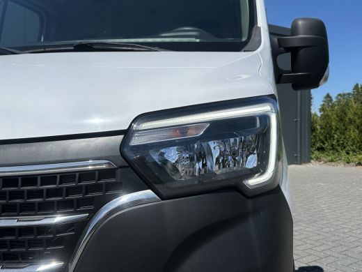 Renault Master 2.3 dCi 150 PK / L2H2 / TREKHAAK / CAMERA / AIRCO / CRUISE / 2.500 KG AHG ActivLease financial lease
