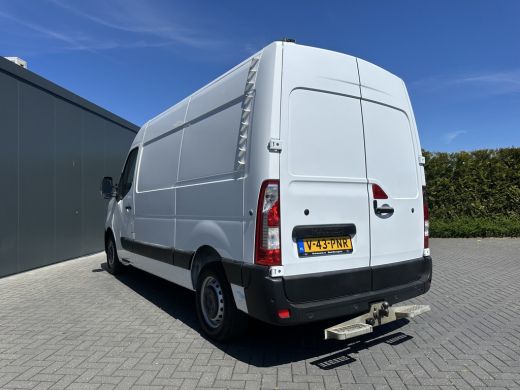 Renault Master 2.3 dCi 150 PK / L2H2 / TREKHAAK / CAMERA / AIRCO / CRUISE / 2.500 KG AHG ActivLease financial lease
