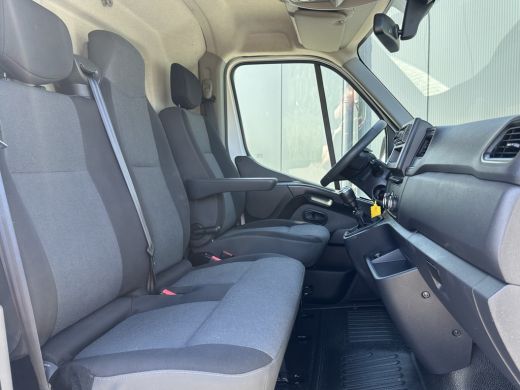 Renault Master 2.3 dCi 150 PK / L2H2 / TREKHAAK / CAMERA / AIRCO / CRUISE / 2.500 KG AHG ActivLease financial lease