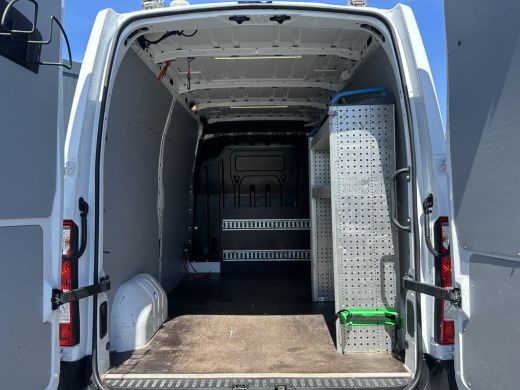 Renault Master 2.3 dCi 150 PK / L2H2 / TREKHAAK / CAMERA / AIRCO / CRUISE / 2.500 KG AHG ActivLease financial lease