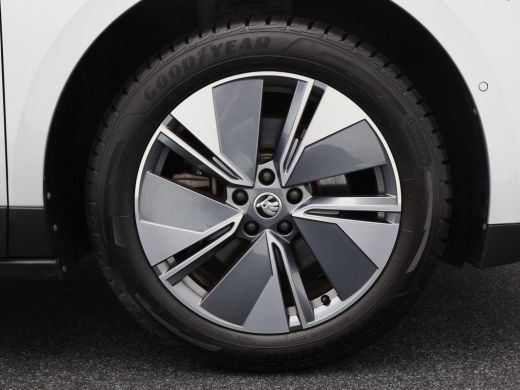 Skoda Enyaq iV 60 180 Pk | Stoelverwarming | Trekhaak | Navigatie | Cruise Control | CarPlay | Climatronic | Cam... ActivLease financial lease