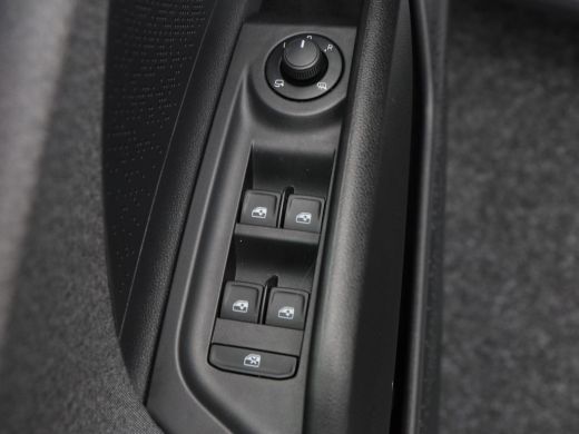Skoda Enyaq iV 60 180 Pk | Stoelverwarming | Trekhaak | Navigatie | Cruise Control | CarPlay | Climatronic | Cam... ActivLease financial lease