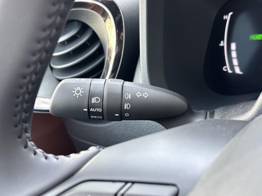 Toyota Aygo Hybrid 115 envy **CINNAMON METALLIC/ HYBRIDE/ DIRECT LEVERBAAR** ActivLease financial lease