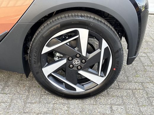 Toyota Aygo Hybrid 115 envy **CINNAMON METALLIC/ HYBRIDE/ DIRECT LEVERBAAR** ActivLease financial lease