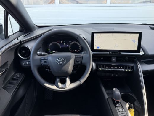 Toyota C-HR 1.8 Hybrid 140 Dynamic | ACC | CarPlay | Camera | Keyless | 18 inch ActivLease financial lease