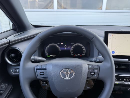 Toyota C-HR 1.8 Hybrid 140 Dynamic | ACC | CarPlay | Camera | Keyless | 18 inch ActivLease financial lease