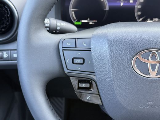 Toyota C-HR 1.8 Hybrid 140 Dynamic | ACC | CarPlay | Camera | Keyless | 18 inch ActivLease financial lease