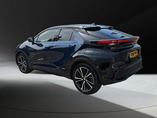 Toyota C-HR 2.0 Hybrid 200 Premi&egrave;re Edition 4WD ActivLease financial lease