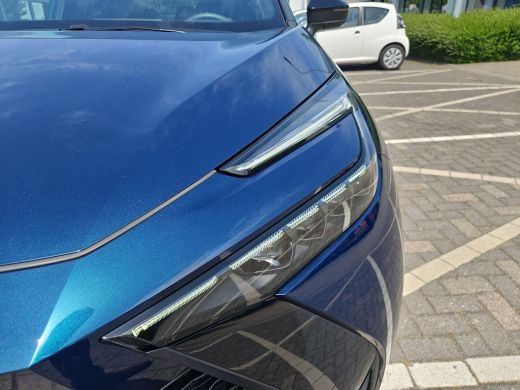 Toyota C-HR 2.0 Hybrid 200 Premi&egrave;re Edition 4WD ActivLease financial lease