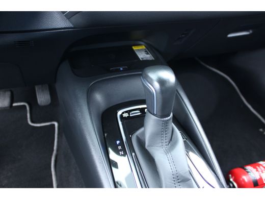 Toyota Corolla 1.8 HYBRID AUT. DYNAMIC NAVI/CAMERA/CARPLAY 1E EIG ActivLease financial lease