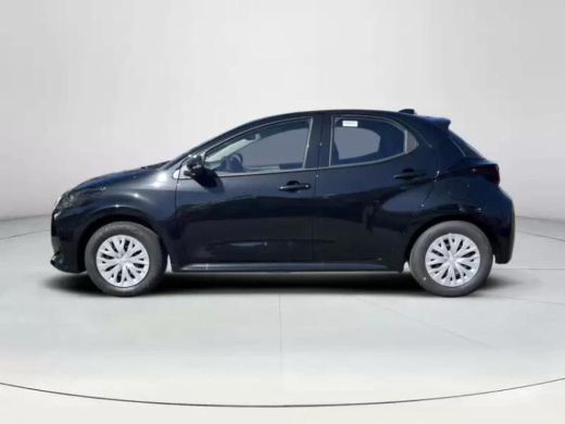 Toyota Yaris 1.5 Hybrid 115 Comfort **NIGHT SKY BLACK METALLIC/ NIEUWE AUTO/ DIRECT LEVERBAAR** ActivLease financial lease