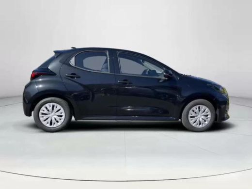 Toyota Yaris 1.5 Hybrid 115 Comfort **NIGHT SKY BLACK METALLIC/ NIEUWE AUTO/ DIRECT LEVERBAAR** ActivLease financial lease