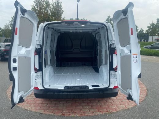 Volkswagen e-Transporter 32 L1H1 64 kWh | Side Assist | ACC | Achterdeuren | A.cam | LED ActivLease financial lease