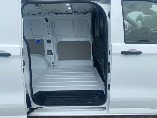 Volkswagen e-Transporter 32 L1H1 64 kWh | Side Assist | ACC | Achterdeuren | A.cam | LED ActivLease financial lease