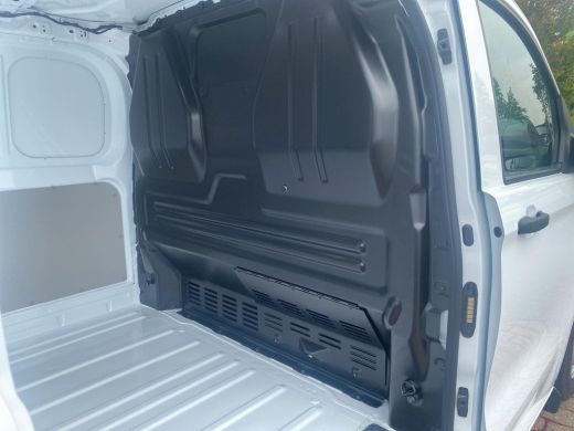 Volkswagen e-Transporter 32 L1H1 64 kWh | Side Assist | ACC | Achterdeuren | A.cam | LED ActivLease financial lease