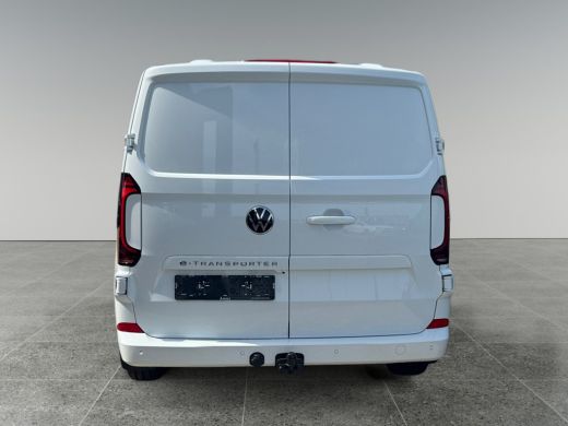 Volkswagen e-Transporter L2H1 64kWh 218pk Bulli | Adaptive cruise control | 360 graden camera | Matrix-LED ActivLease financial lease