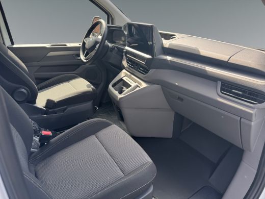 Volkswagen e-Transporter L2H1 64kWh 218pk Bulli | Adaptive cruise control | 360 graden camera | Matrix-LED ActivLease financial lease