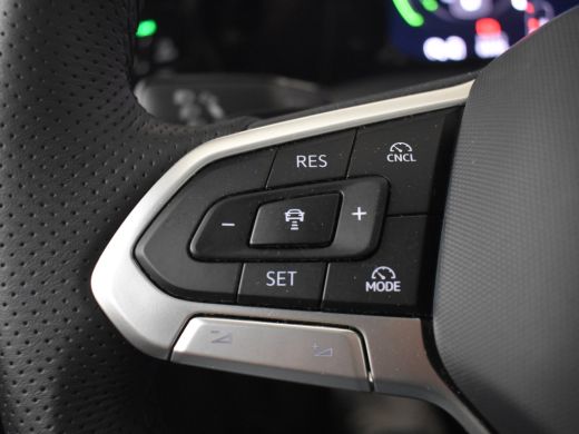 Volkswagen Golf 1.5 eHybrid GTE 272PK DSG/AUTO | Glazen panorama-dak | Head-up display | Achteruitrijcamera | Nav... ActivLease financial lease