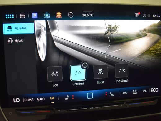 Volkswagen Golf 1.5 eHybrid GTE 272PK DSG/AUTO | Glazen panorama-dak | Head-up display | Achteruitrijcamera | Nav... ActivLease financial lease