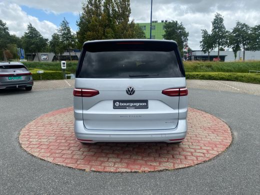 Volkswagen Multivan 1.4 eHybrid L1H1 Life | Trekhaak | LED Matrix | ACC | Side assist | Stuurverwarming | 7 Pers. | 2... ActivLease financial lease