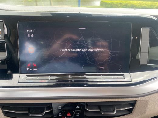 Volkswagen Multivan 1.4 eHybrid L1H1 Life | Trekhaak | LED Matrix | ACC | Side assist | Stuurverwarming | 7 Pers. | 2... ActivLease financial lease