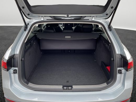 Volkswagen Passat Variant 1.5 eHybrid Business | PHEV | 204Pk | Trekhaak | LED | A.Camera | Side assist | ACC | ActivLease financial lease