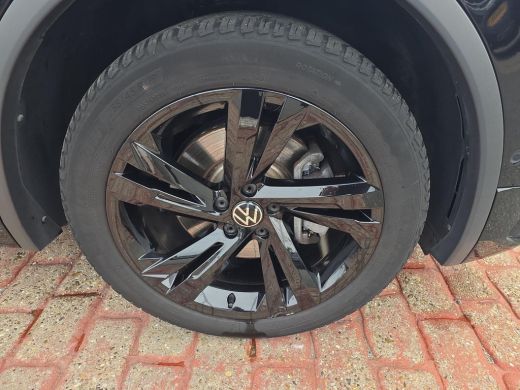 Volkswagen Tiguan 1.4 TSI eHybrid R-Line | PHEV | 245Pk| 360 cam | Pano | Black Style | HUD | IQ Light | ActivLease financial lease
