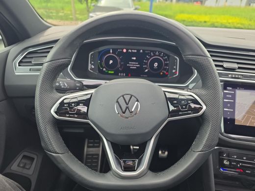 Volkswagen Tiguan 1.4 TSI eHybrid R-Line | PHEV | 245Pk| 360 cam | Pano | Black Style | HUD | IQ Light | ActivLease financial lease
