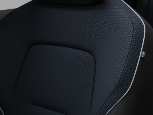 Volvo  EX30 P3 Long Range Plus Europa 69 kWh | Afwijkende dakkleur | Draadloze telefoonlader | Elektrisch ver... ActivLease financial lease