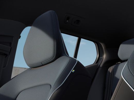 Volvo  EX30 P3 Long Range Plus Europa 69 kWh | Afwijkende dakkleur | Draadloze telefoonlader | Elektrisch ver... ActivLease financial lease