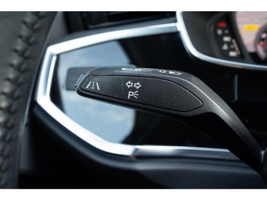 Audi Q3 35 TFSI Advanced Matrix Camera Stoelverwarming Trekhaak ActivLease financial lease