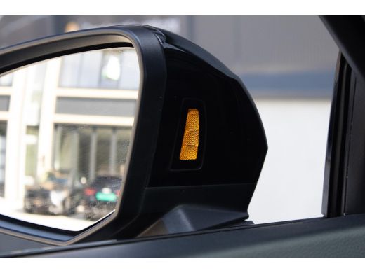 Audi Q3 35 TFSI Advanced Matrix Camera Stoelverwarming Trekhaak ActivLease financial lease