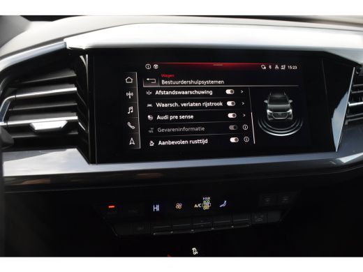 Audi Q4 e-tron 40 / 2x S-line/ Adaptive Cruise Control/ Head-Up Display/ Sportonderstel/ 150kW (204PK) ActivLease financial lease