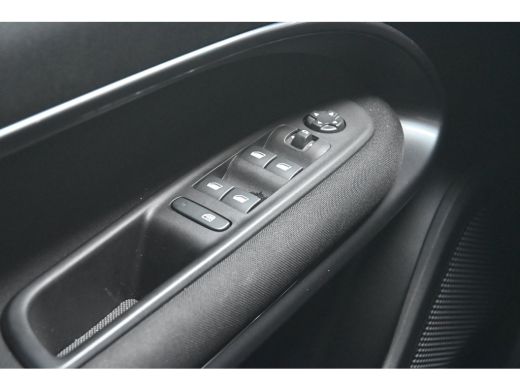 Fiat 600 1.2 Hybrid Urban 110pk | Pack Style + Winter + Comfort | Navigatie | Stoelverwarming | Voorruitve... ActivLease financial lease