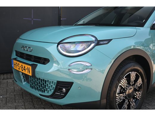 Fiat 600 1.2 Hybrid Urban 110pk | Pack Style + Winter + Comfort | Navigatie | Stoelverwarming | Voorruitve... ActivLease financial lease