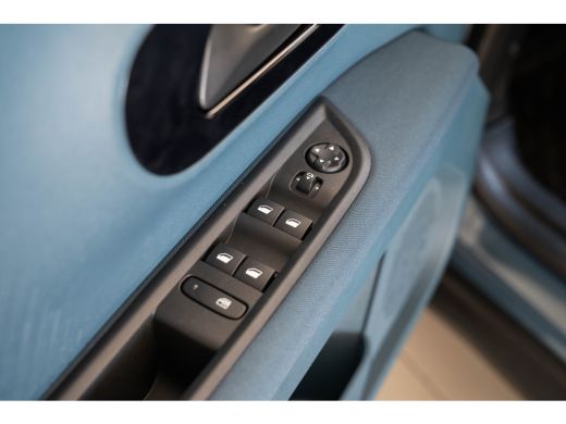 Fiat Grande Panda La Prima 44 kWh | Tot 8 Jaar Garantie | Stoel & Stuurverwarming | Camera | Parkeersensoren | Navi... ActivLease financial lease