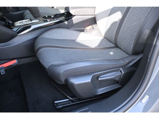 Peugeot e-2008 EV Allure Avantage 54 kWh 96,3%SOH! 8 Jaar Garantie! | Adaptive Cruise | 360 Camera | Keyless-Ent... ActivLease financial lease