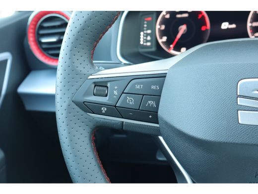 Seat Ibiza FR Business Connect | 17 inch lichtmetalen velgen, (7J x 17) | Achteruitrijcamera | Airconditioni... ActivLease financial lease