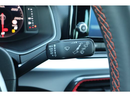 Seat Ibiza FR Business Connect | 17 inch lichtmetalen velgen, (7J x 17) | Achteruitrijcamera | Airconditioni... ActivLease financial lease
