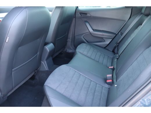 Seat Ibiza FR Business Connect | 17 inch lichtmetalen velgen, (7J x 17) | Achteruitrijcamera | Airconditioni... ActivLease financial lease