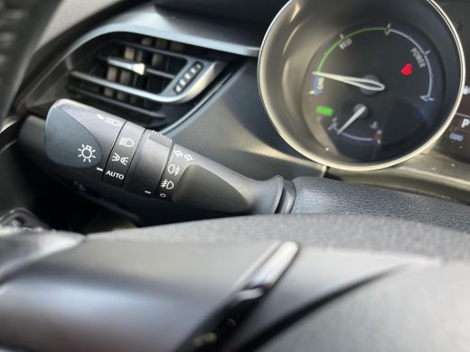 Toyota C-HR 1.8 Hybrid Dynamic | Apple CarPlay/Android auto | Achteruitrijcamera | Stoelverwarming ActivLease financial lease