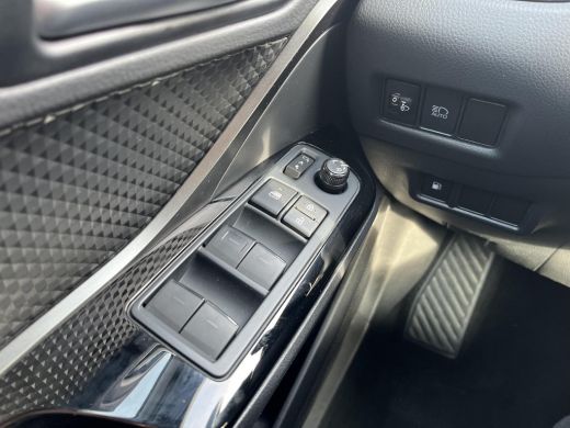 Toyota C-HR 1.8 Hybrid Dynamic | Apple CarPlay/Android auto | Achteruitrijcamera | Stoelverwarming ActivLease financial lease