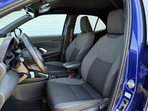 Toyota Yaris Cross 1.5 Hybrid AWD Team D | ACC | CarPlay | Camera | Keyless | DAB+ ActivLease financial lease