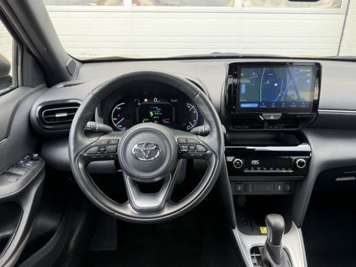 Toyota Yaris Cross 1.5 Hybrid Team D | ACC | CarPlay | Camera | Keyless | 17 inch ActivLease financial lease