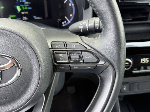 Toyota Yaris Cross 1.5 Hybrid Team D | ACC | CarPlay | Camera | Keyless | 17 inch ActivLease financial lease