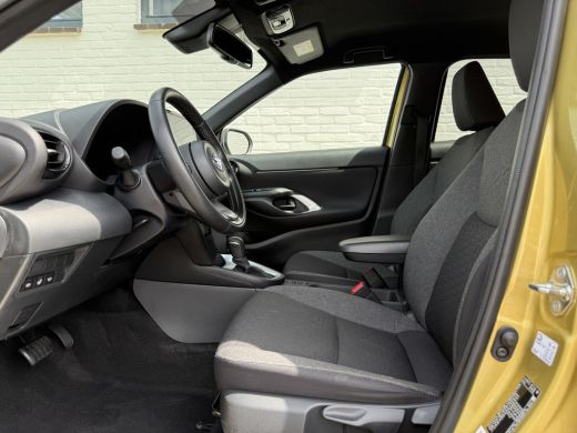 Toyota Yaris Cross 1.5 Hybrid Team D | ACC | CarPlay | Camera | Keyless | 17 inch ActivLease financial lease