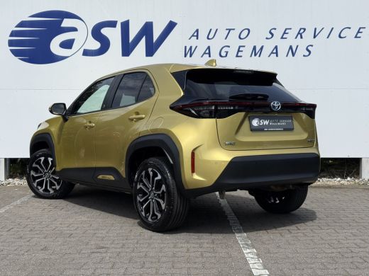 Toyota Yaris Cross 1.5 Hybrid Team D | ACC | CarPlay | Camera | Keyless | 17 inch ActivLease financial lease